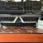 شباك امامي باجيرو 2003-2007 ابيض